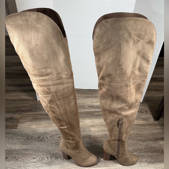 Charlotte Russe Boots Women's sz6 Tan 4" Heel Thigh High 24" Faux Suede Boho Y2K - Picture 5 of 10